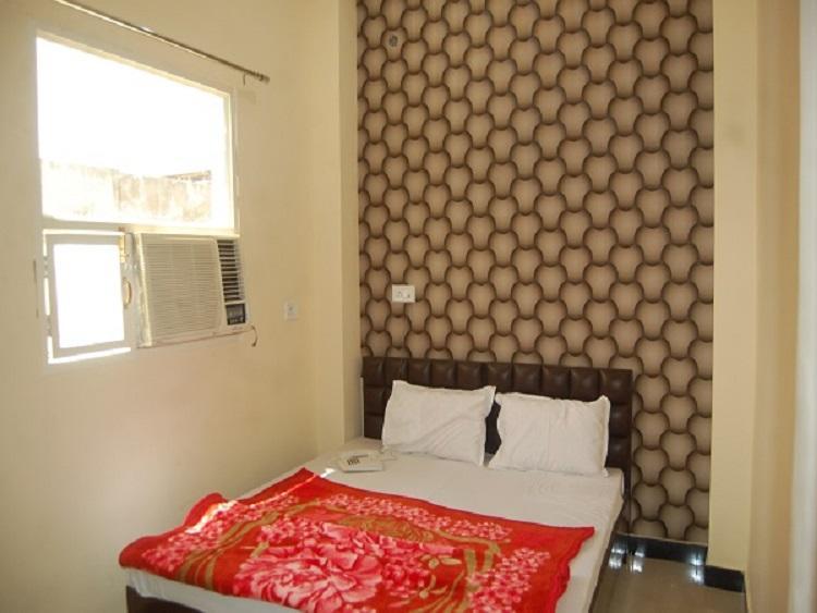 Hôtel Mp Residency à Ujjain Extérieur photo